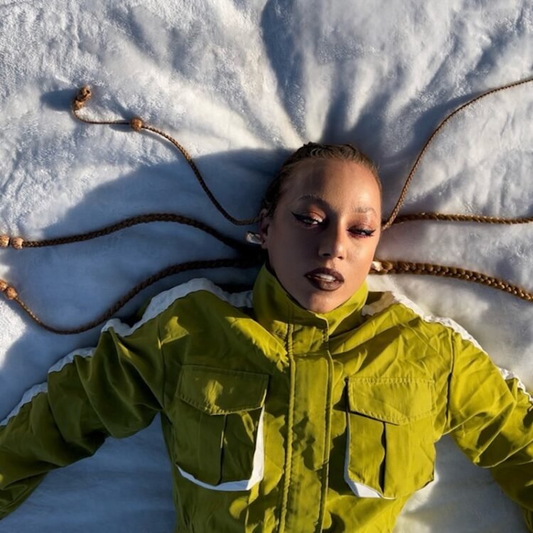 Dessy Di Lauro soars to new peaks with “Catch Me”