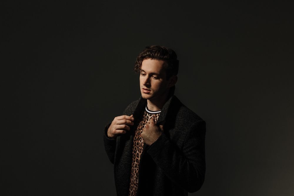 Drew Schueler drops new pop anthem with “Hurtable”