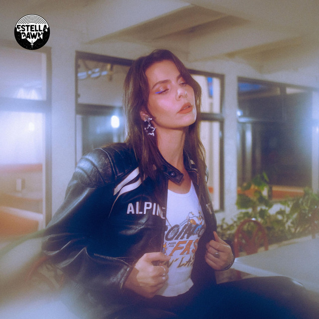 “Detached” by Estella Dawn is a daring anthem for letting go