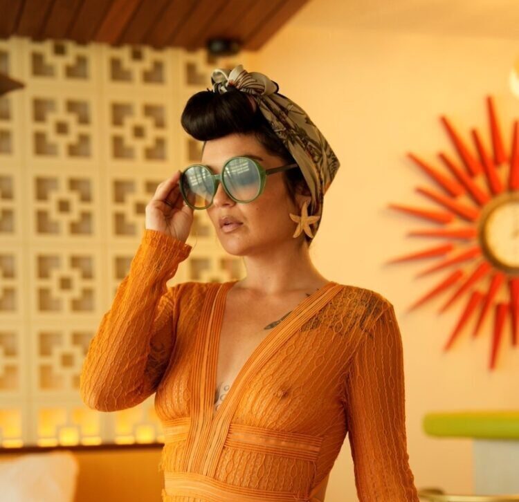 Lloren’s “The Lonely Hearts Club” is a love note to the loveless
