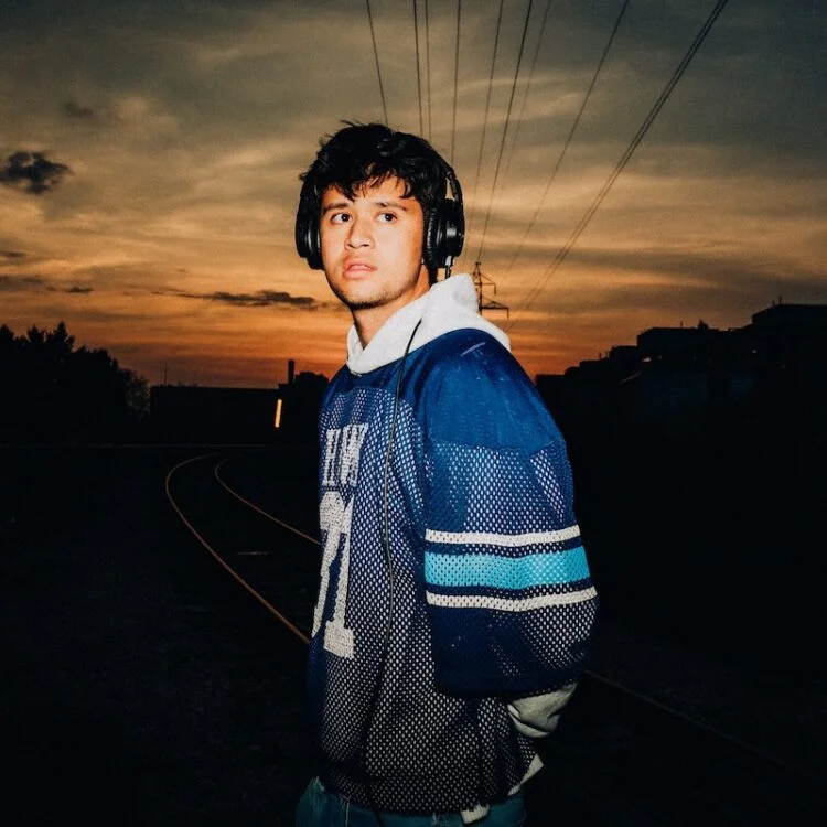 Avry strikes deep with new single “Pick My Pockets”