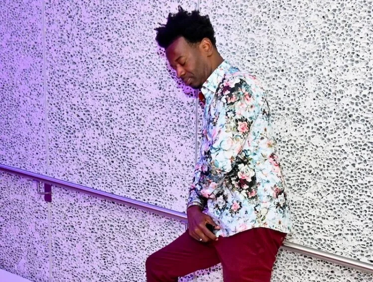 Emilio Phelipe shines with new single “True Believer”