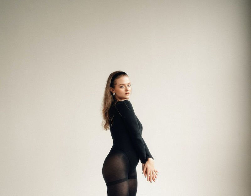 Faith Richards reflects on love and loss in new single, “IRL”