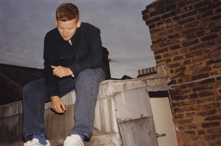 Kae Tempest releases new single, “Statue In The Square”