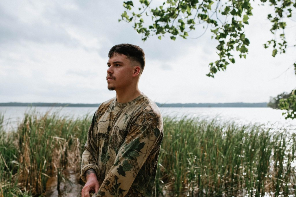 Zach John King delivers emotions in new single, “Cold Shoulder”