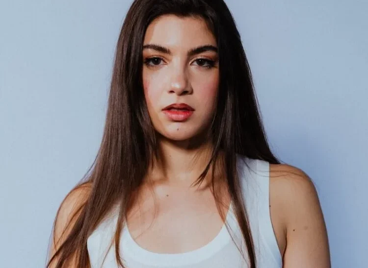 Anna Kaya drops fierce anthem for the unbreakable in “PRIDE”