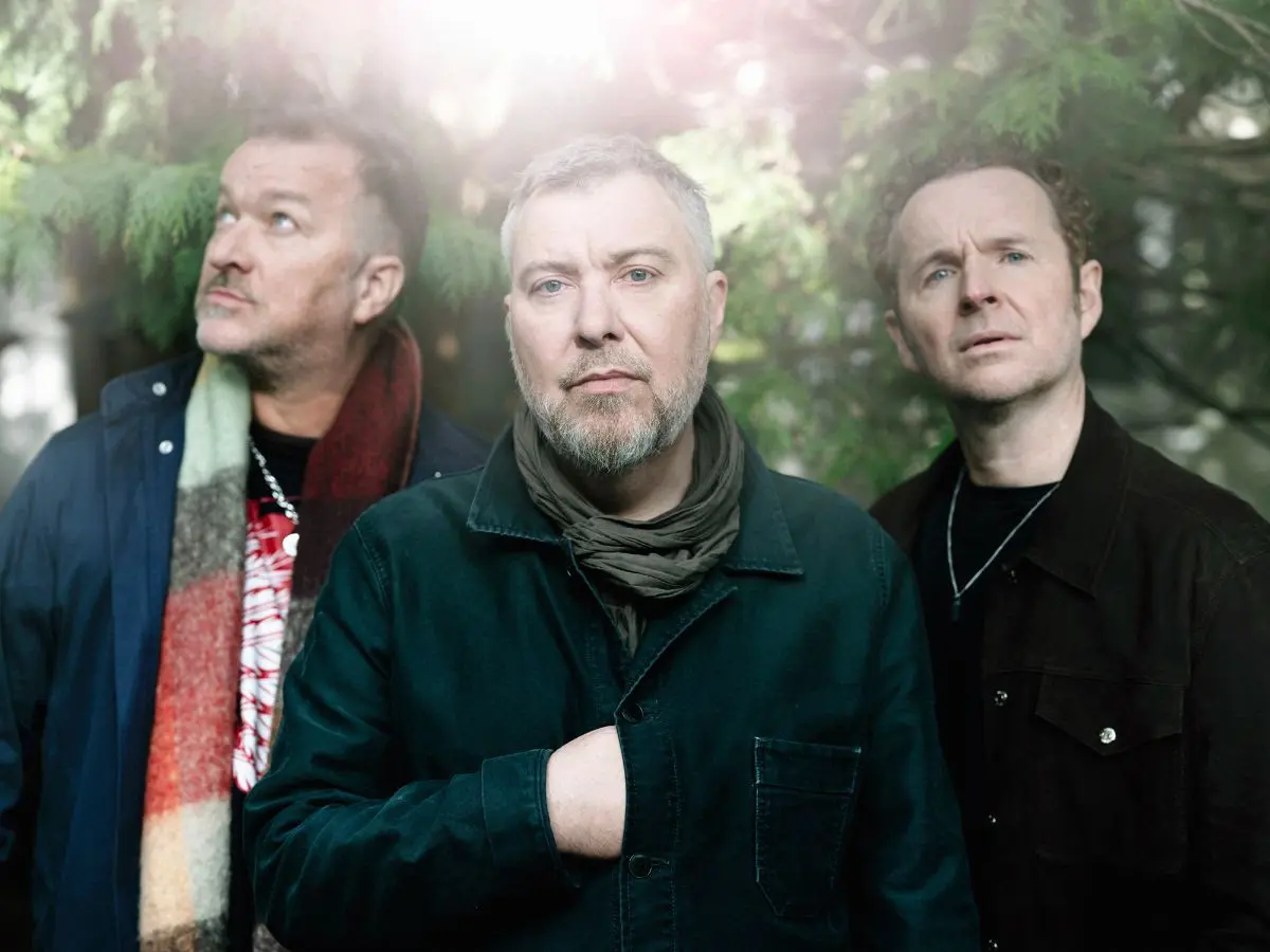 Doves soars with new single “Lean Into The Wind”