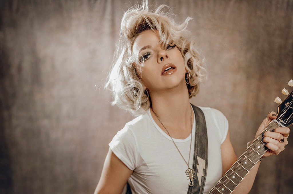 Samantha Fish turns up the heat with “Can Ya Handle The Heat?”