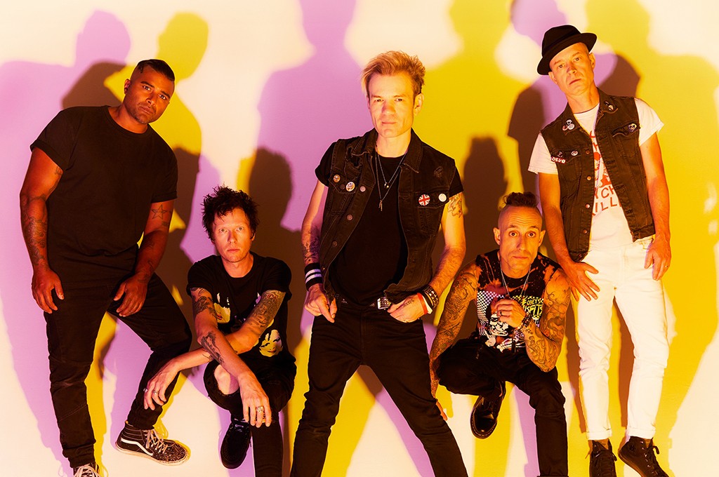 Sum 41 releases “Radio Silence” music video
