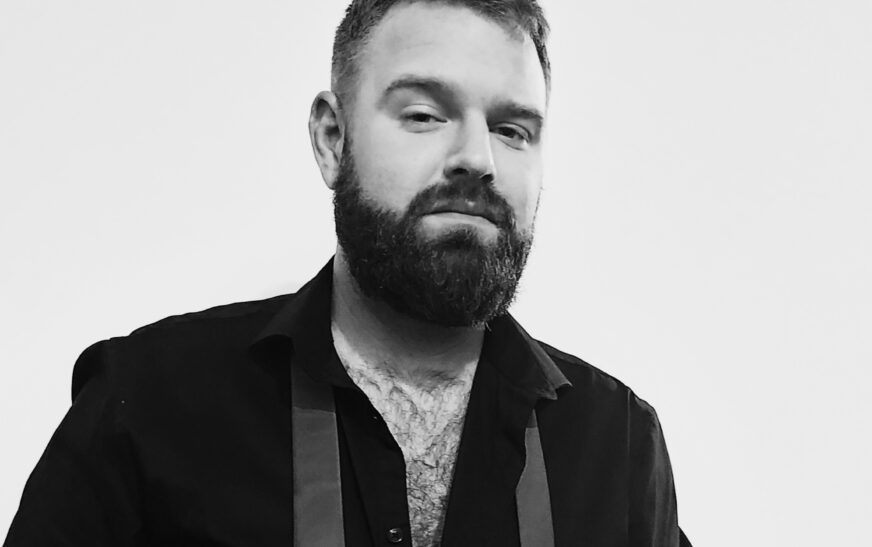 Tomek Zdyb enchants with sultry soundtrack “Never Have I Ever”