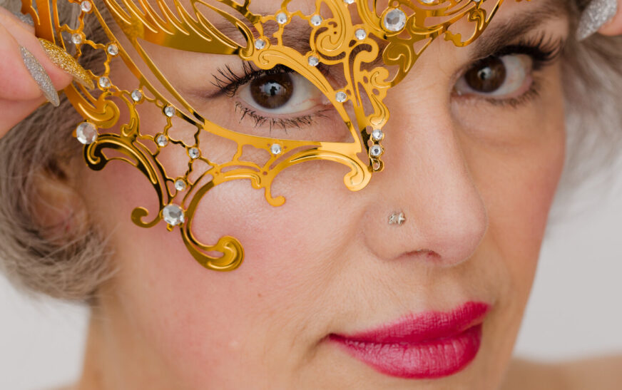 Heather Ward dives “Into the Music” with warmth and jazz flair