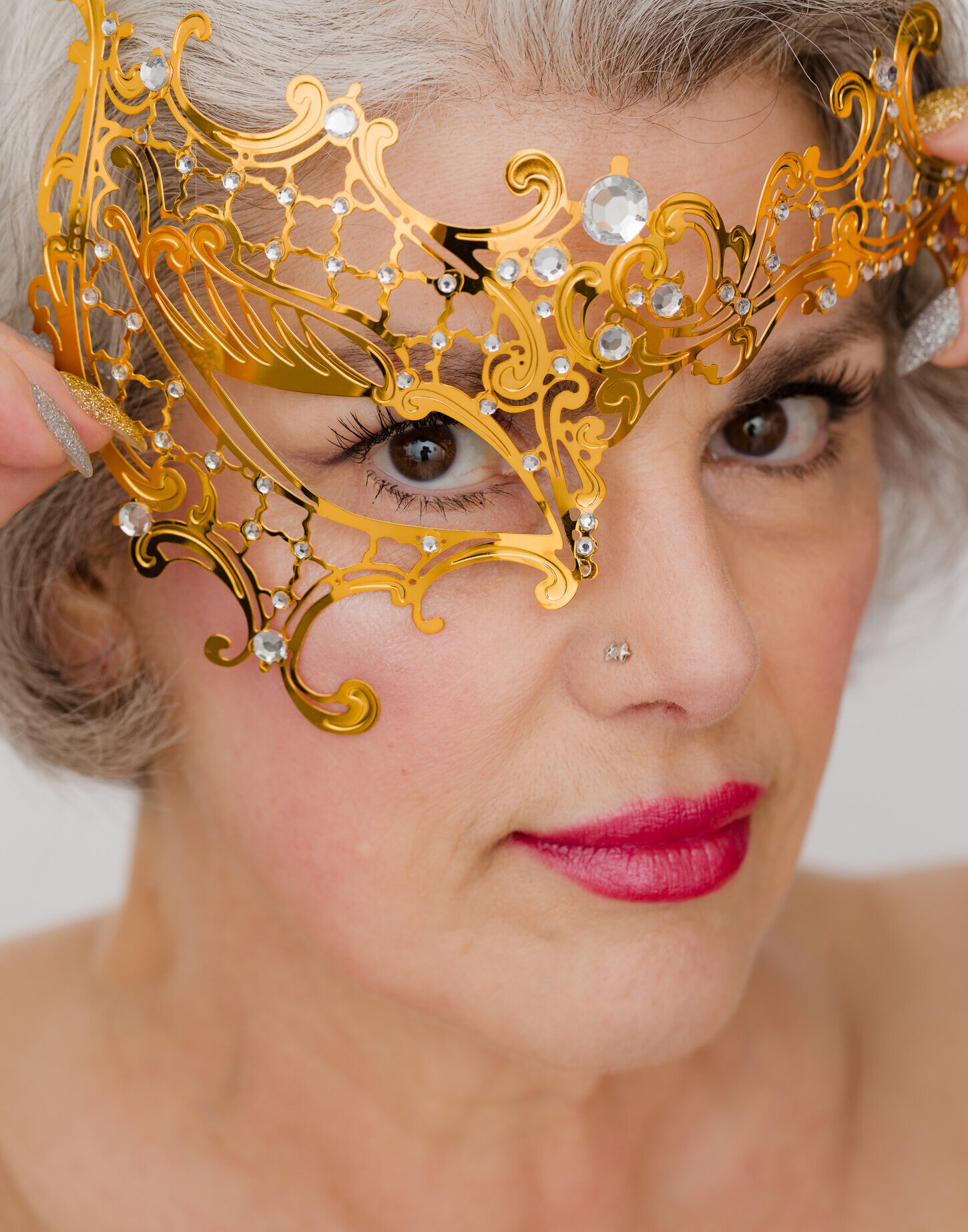 Heather Ward dives “Into the Music” with warmth and jazz flair