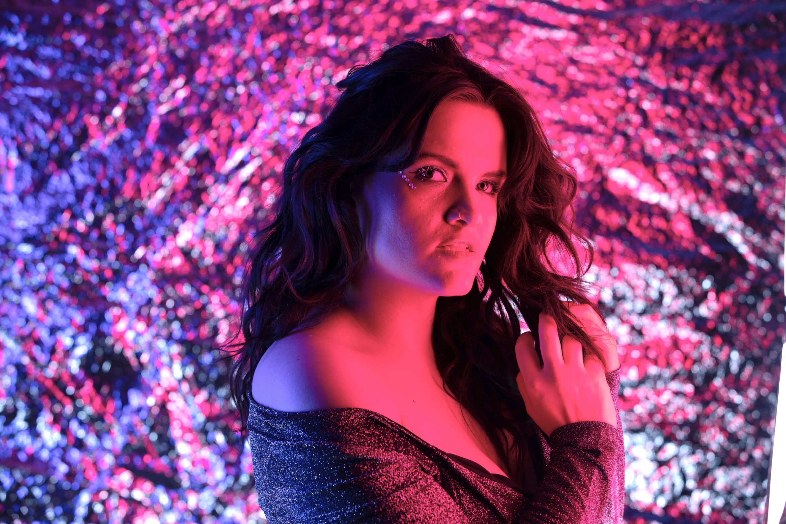 Reverliee delivers an anthem of yearning in “Connect”