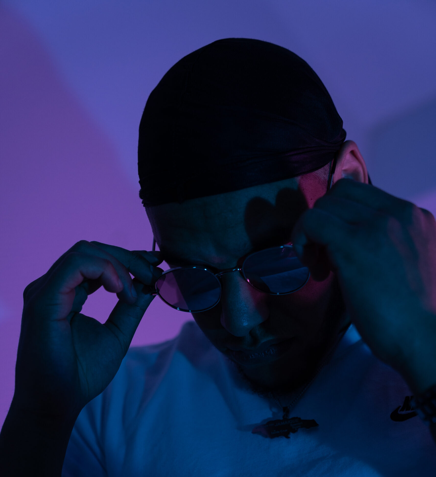 KAY RICK delivers art with chill new single “READ MY FACE”