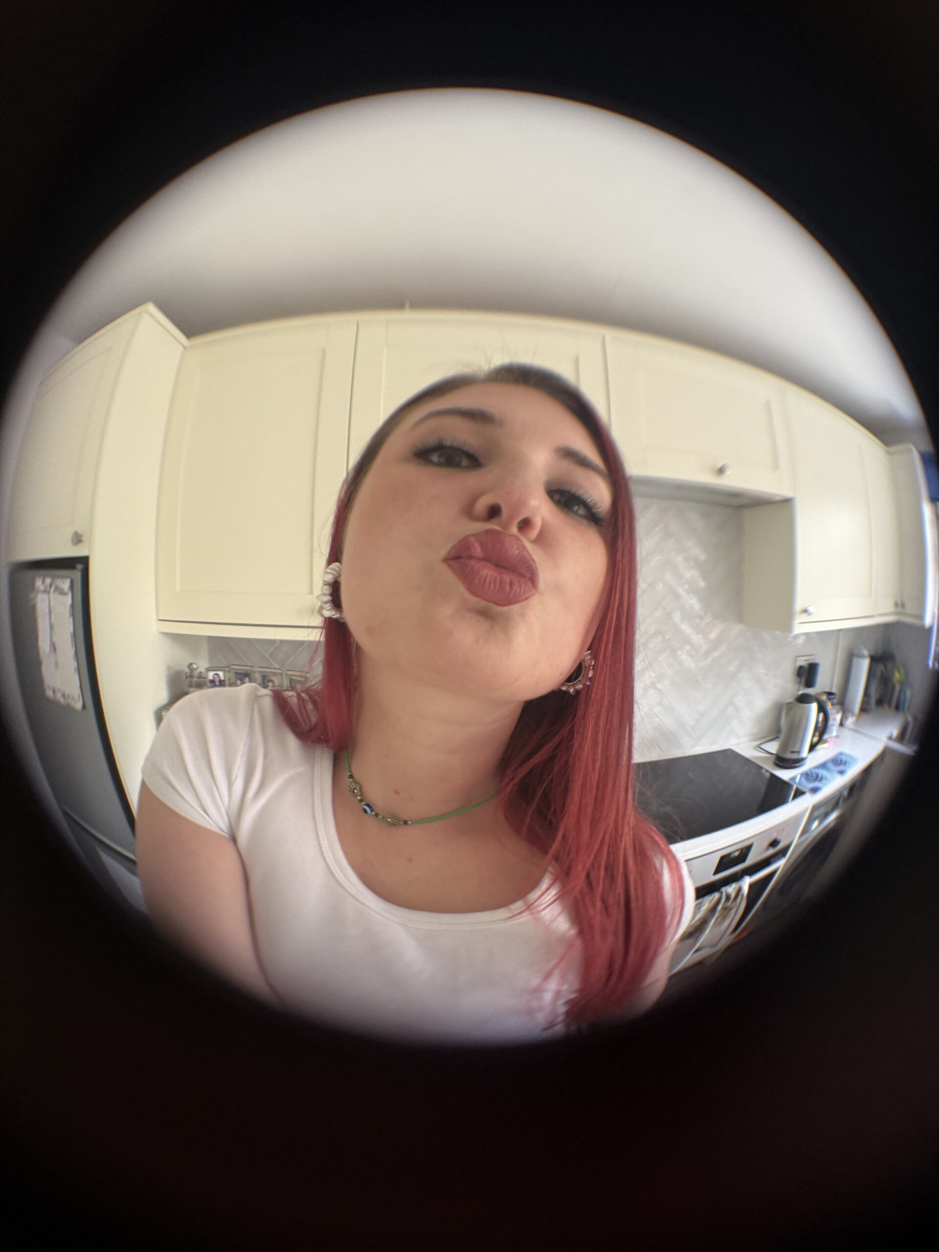 Solo Jane dives deep with electrifying new single “INSIDE MY MIND”