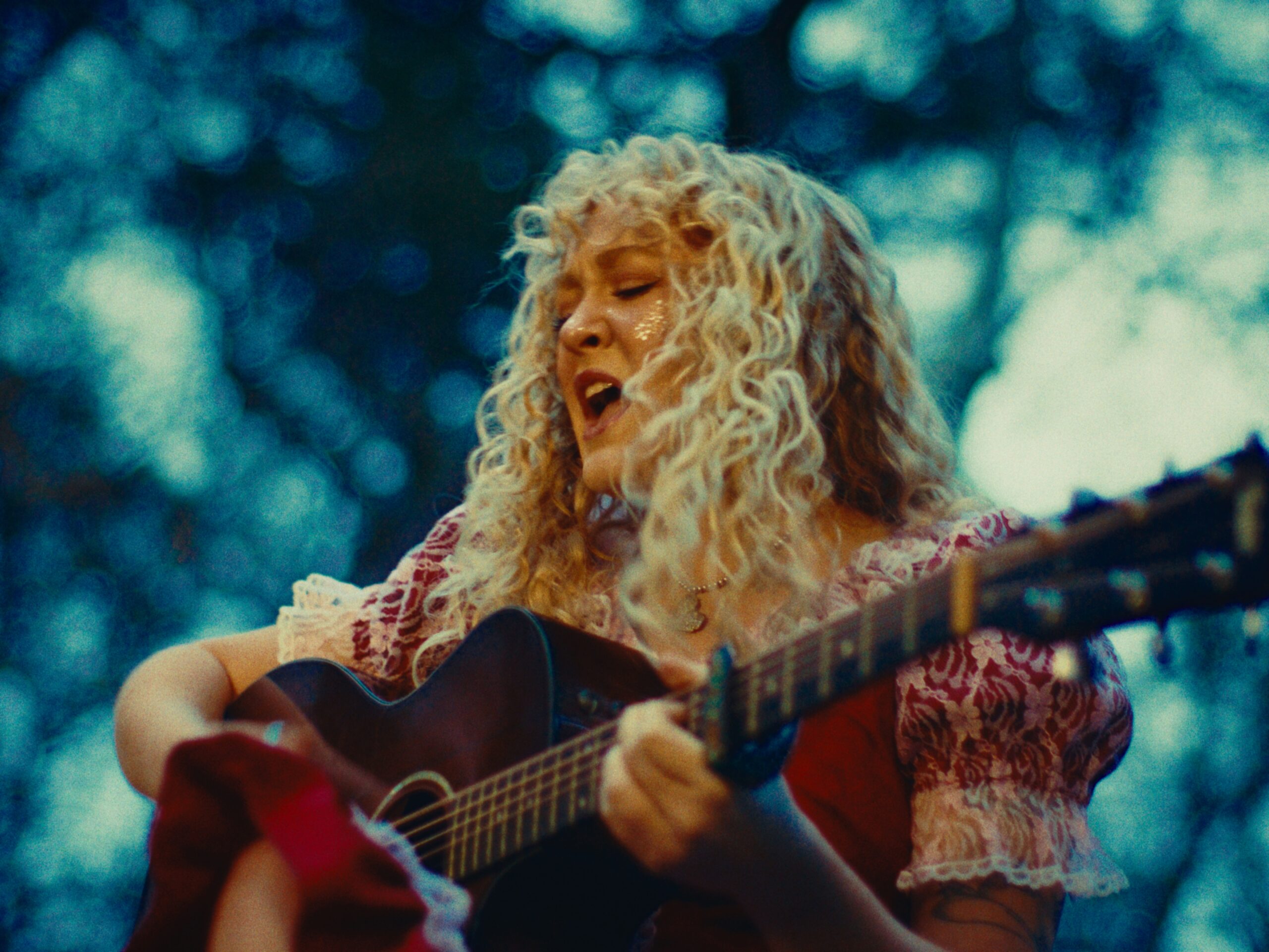 Chloe Hoecker delivers heart and hope in new ballad “Born to Love”