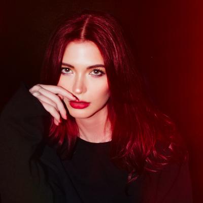 Elend Winthrop takes us into the deep with “Zone”