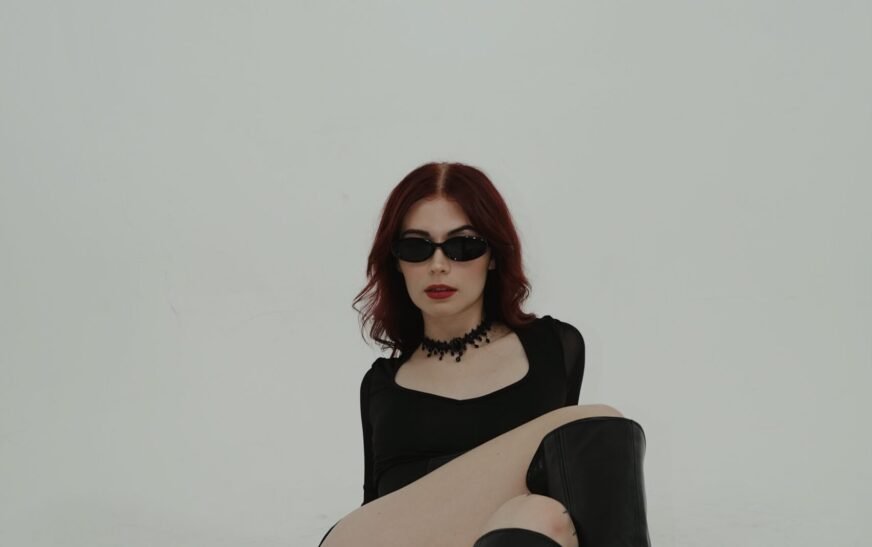 Elend Winthrop delivers a high-voltage anthem with “Playback”