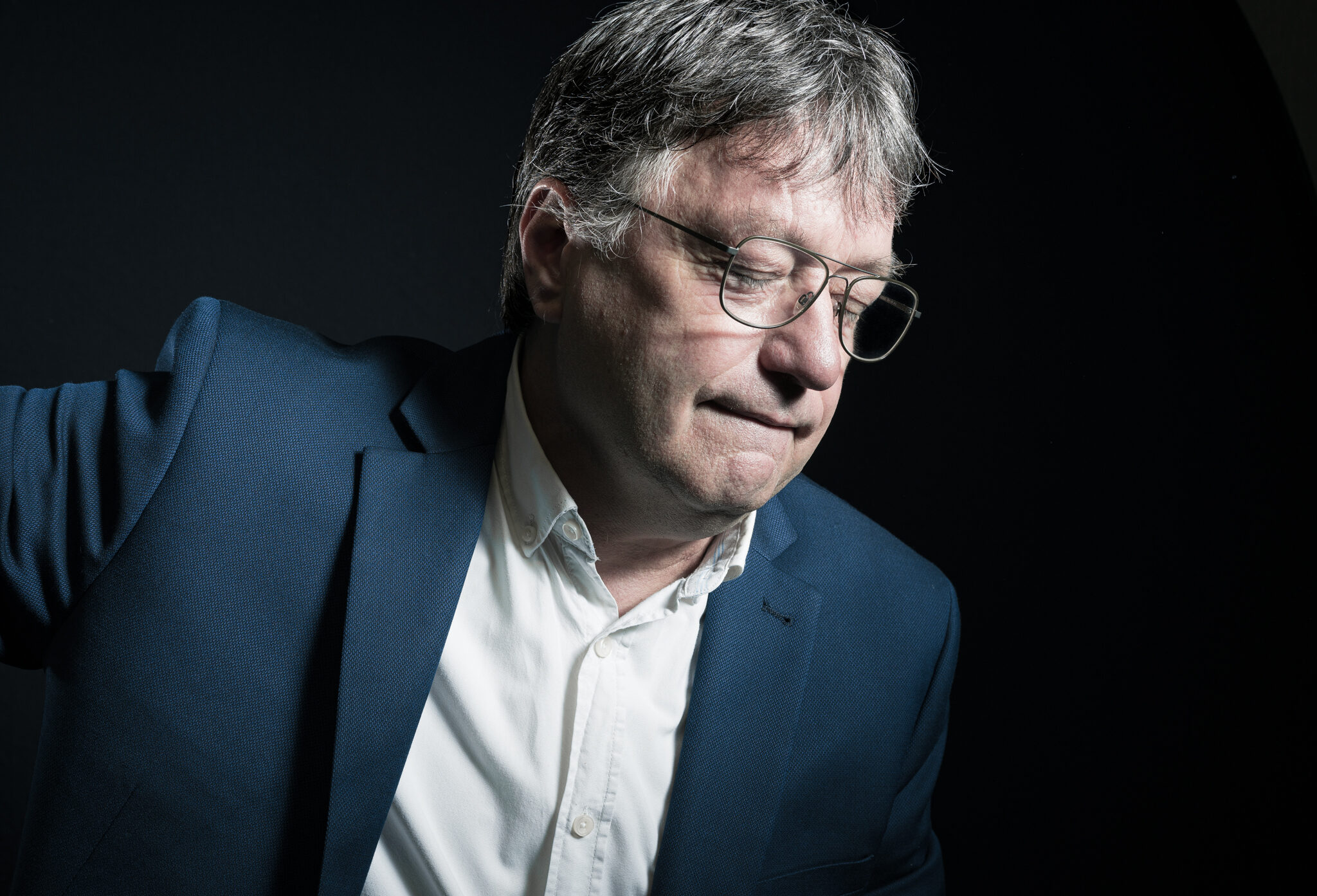 Demoustiez unveils a tender symphony with “La Dame en Bleu”