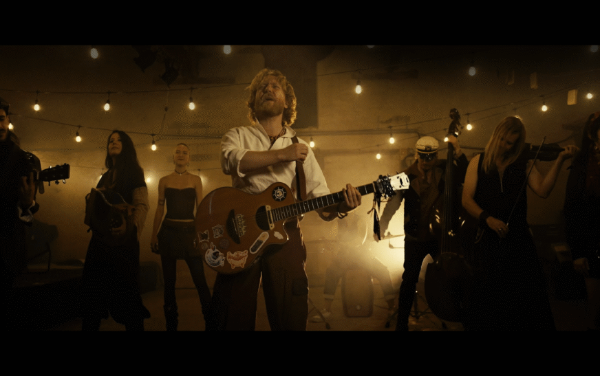 Hélianthème tells a maritime folklore on “Le Pêcheur & Le Dôme de Verre”