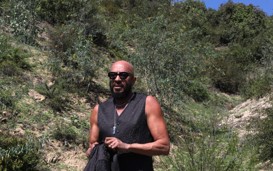 PETER LORD drops a cinematic wave of sound and vision in “ROLLING THUNDER”