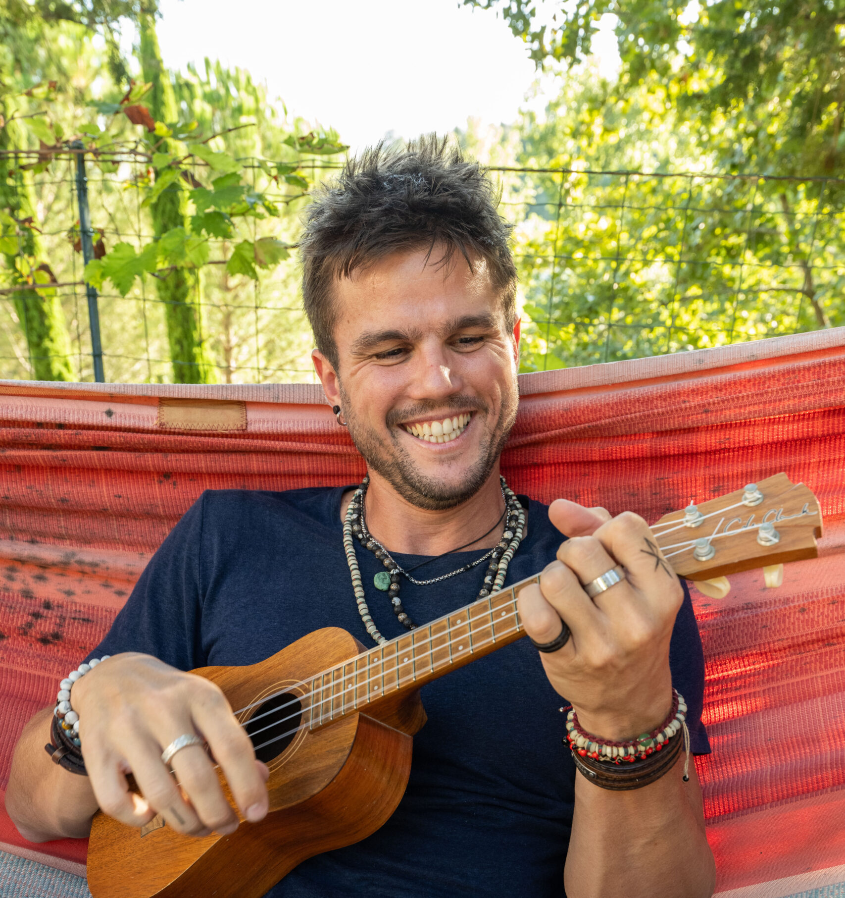 Cédric Moulié blends silence and sound in emotional single “L’encrier”