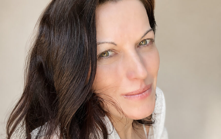Lana Crow captures the chaos of modern love in “Ten Days to Lose a Guy”