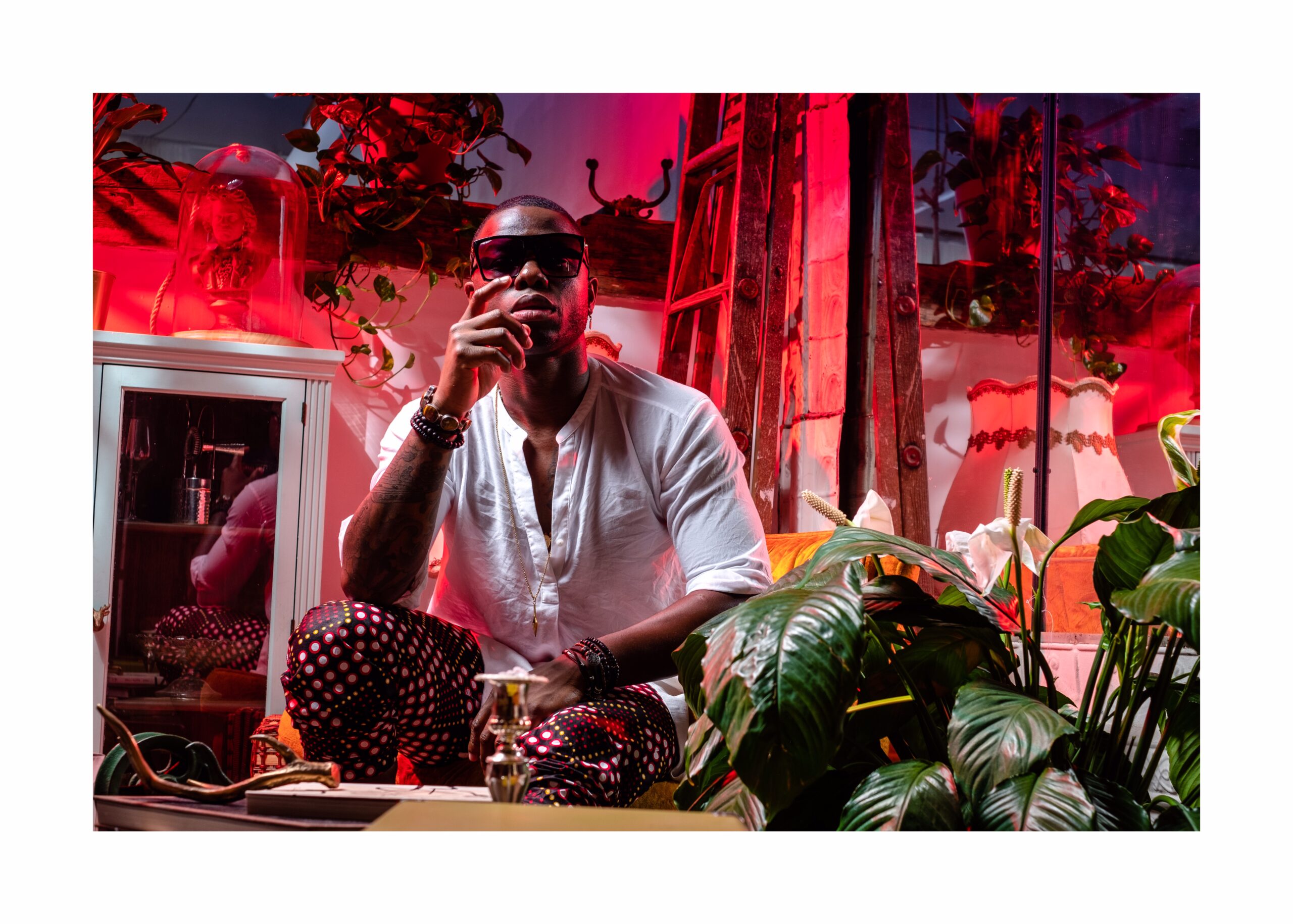 Temi explores openness and freedom on “Hoe Phase”