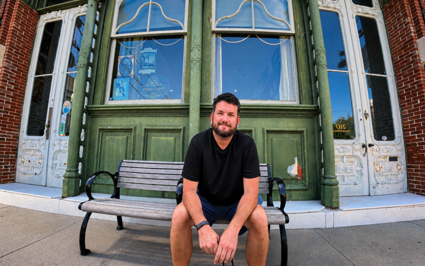 Nate Goodlet explores bold alternative sounds on “Stay With Me”