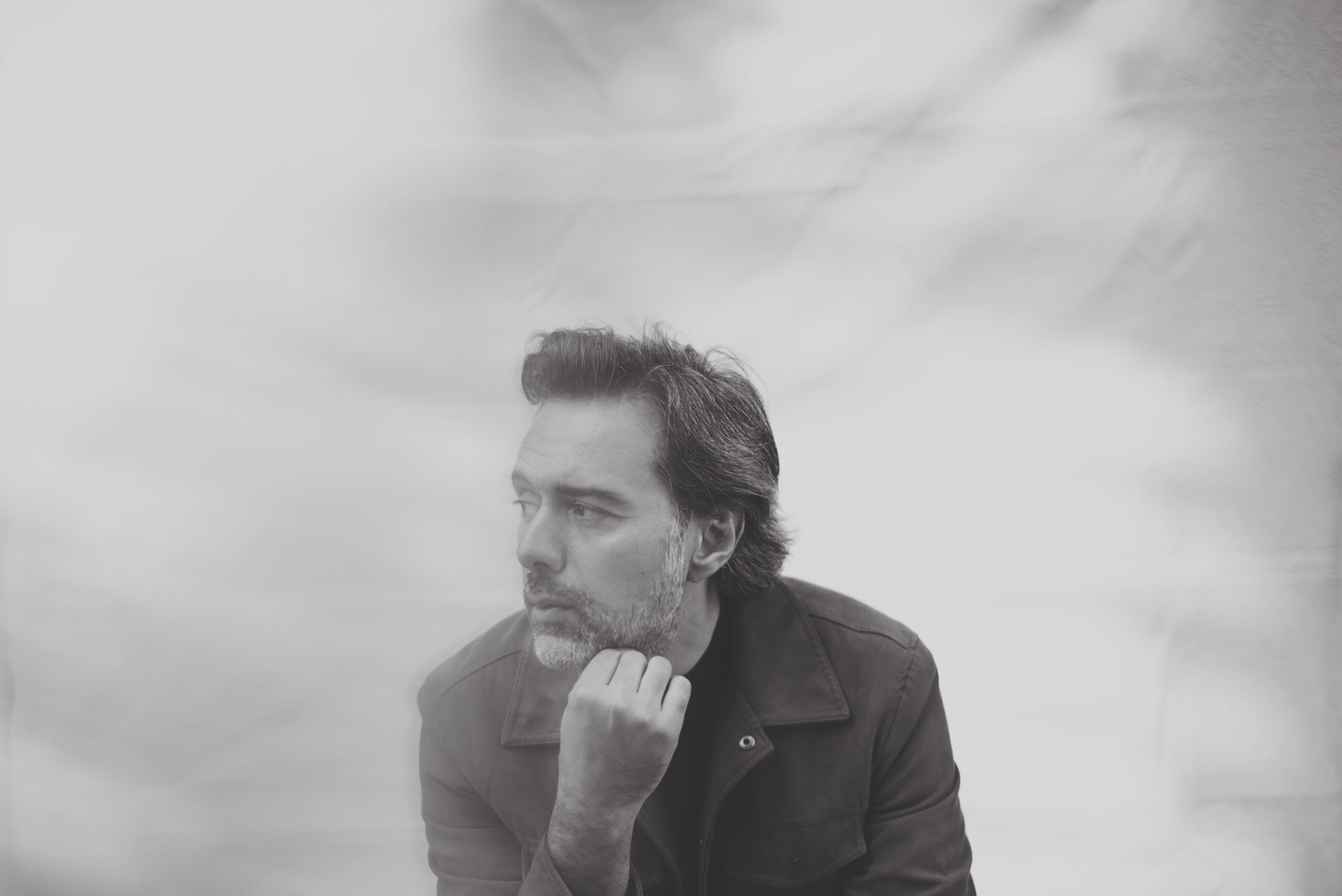 Murat Öztürk unveils the emotional depth of “The Sign” through refined jazz artistry