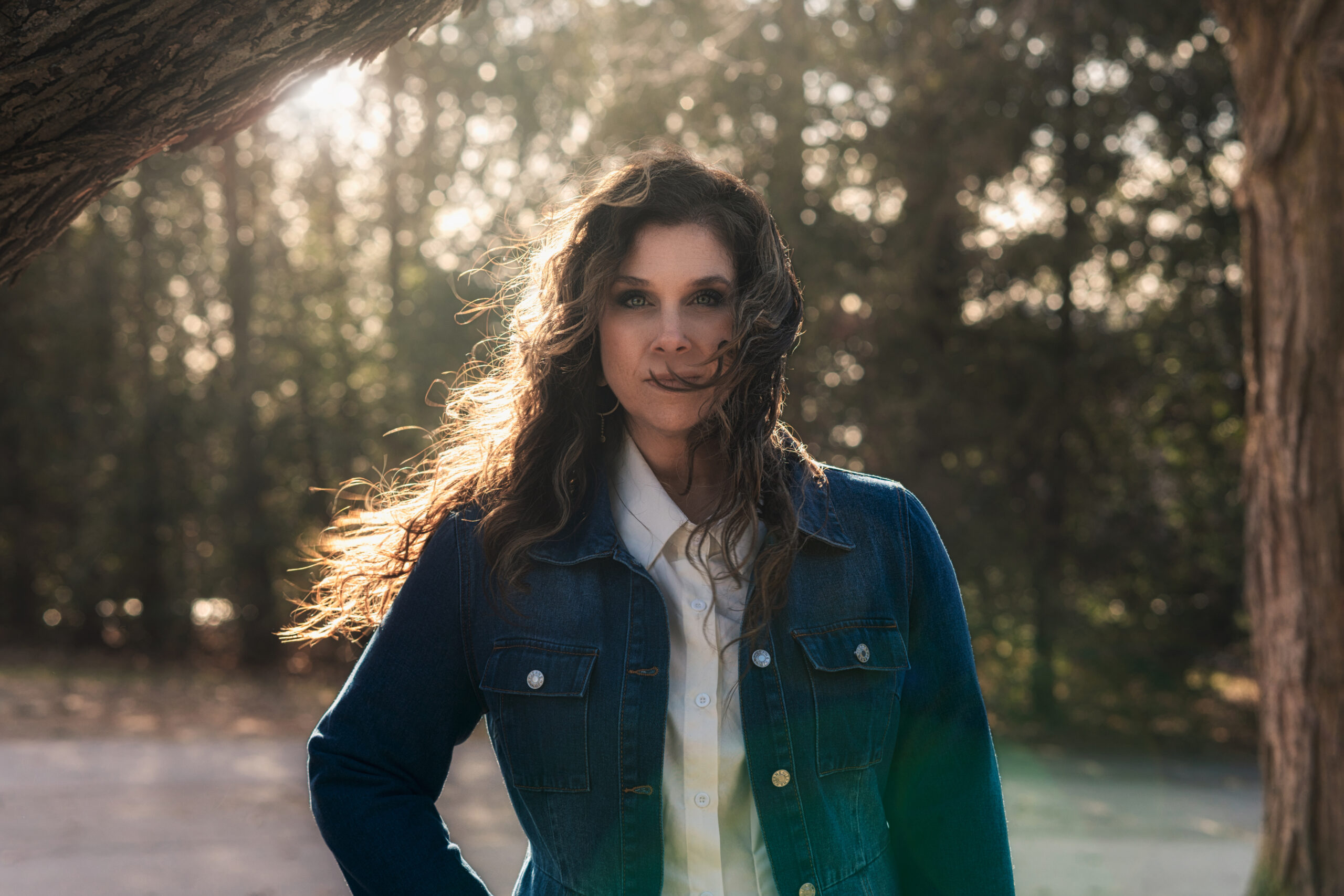 Marie-Pierre Leduc refreshes “La vie en rose” with elegant French pop warmth