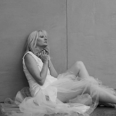 Ren Barlow finds humor and resilience in “Poor Poor Pitiful Me”