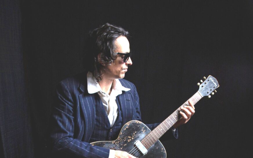 “Hold The Line” brings defiance and resolve to Mike Younger’s country sound