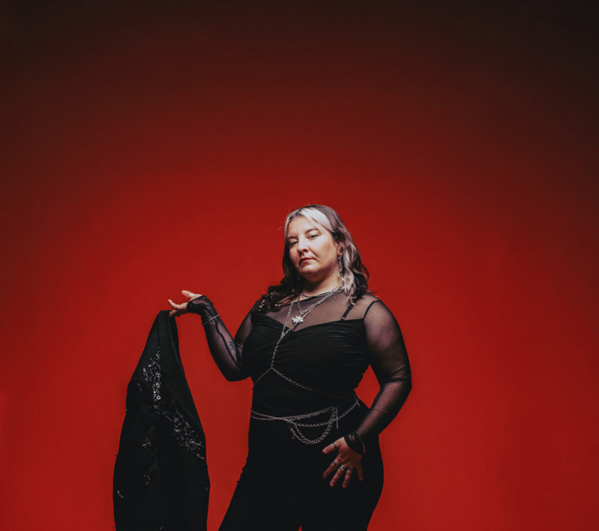 Liquid Jane blends slow R&B and heartbreak on “Cœur cassé”